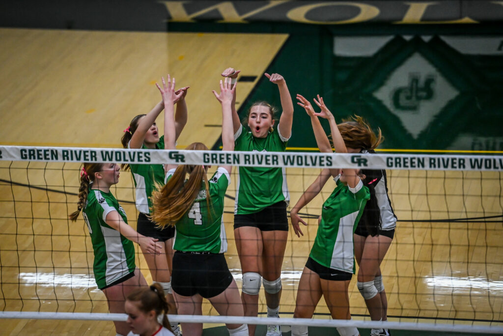 Lady Wolves Prepare for 2024 Volleyball Season with High Expectations