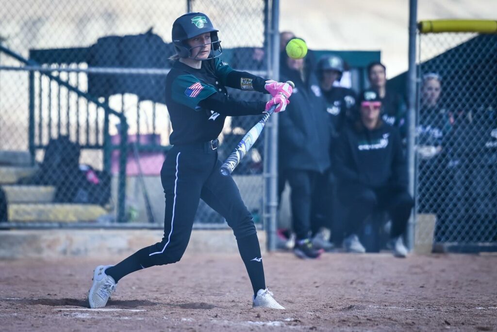 Green River Bounces Back With First Conference Wins, Splits Weekend Series