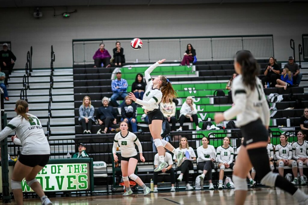 Lady Wolves Sweep Riverton, Extend Momentum Into Conference Weekend