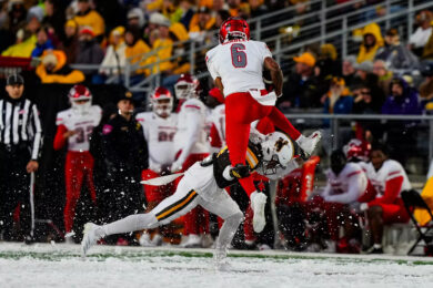 Blocked Punts Doom Wyoming in 31-17 Homecoming Loss to UNLV