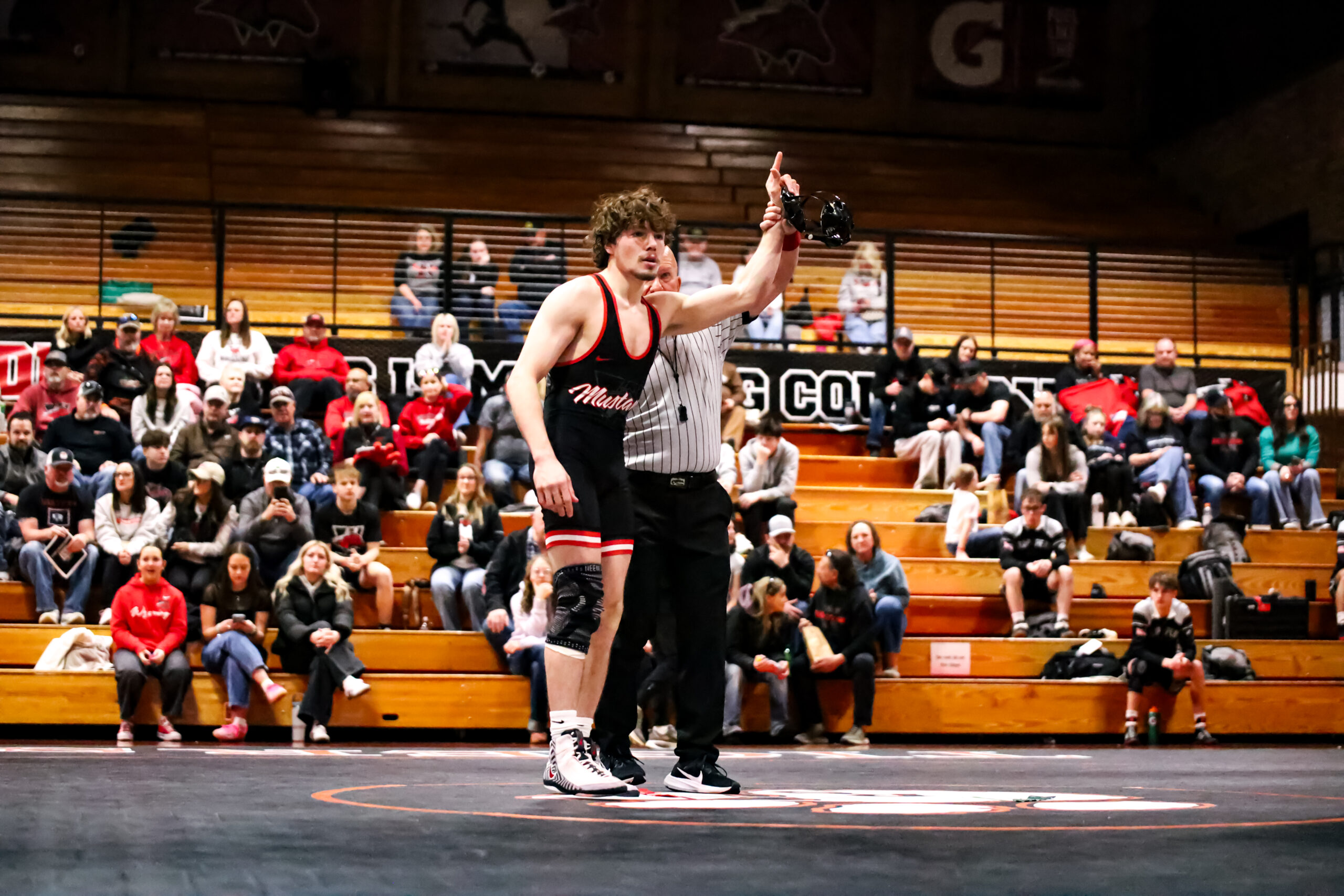 Six Champions Power Mustangs to 9th Straight District Title